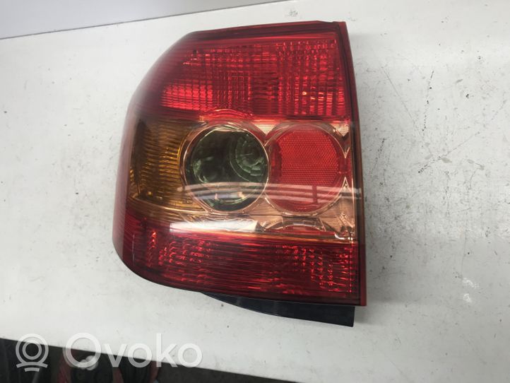 Toyota Corolla E120 E130 Lampa tylna 