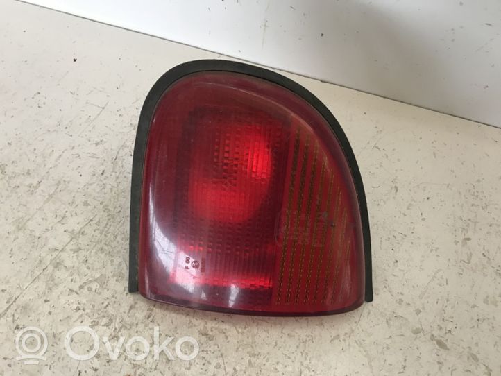 Ford Escort Lampy tylnej klapy bagażnika 93AG15K258BA