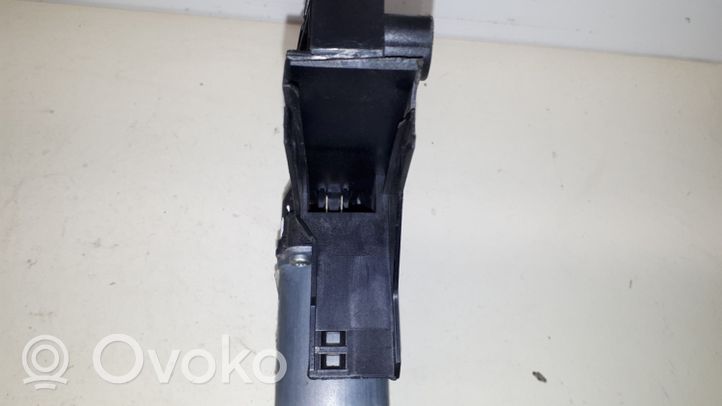 Skoda Octavia Mk2 (1Z) Motorino alzacristalli della portiera anteriore 1T0959701D