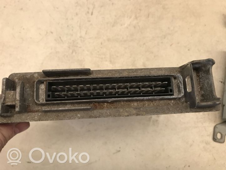 Renault Clio I Variklio valdymo blokas 7700667277