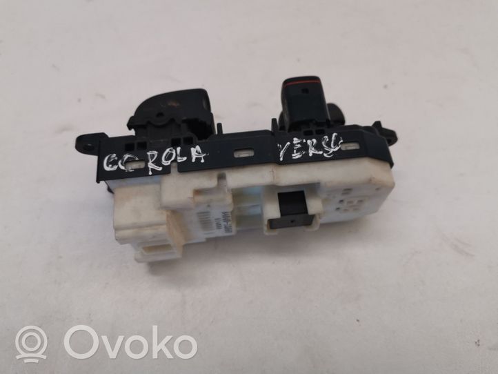 Toyota Corolla Verso E121 Przyciski szyb 8404013060