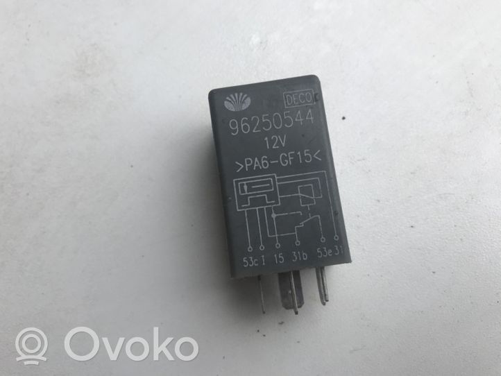 Daewoo Nubira Moduł / Przekaźnik wycieraczek 96250544