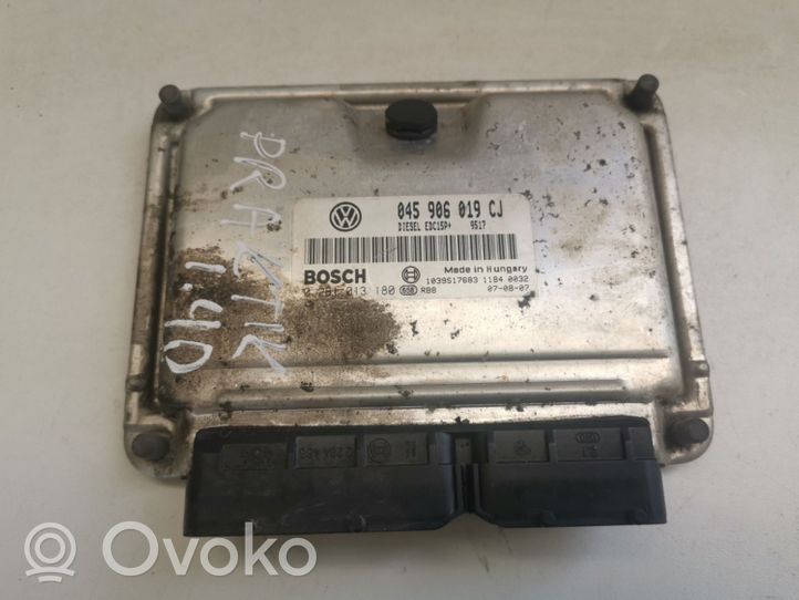 Skoda Praktik (5J8) Calculateur moteur ECU 045906019CJ