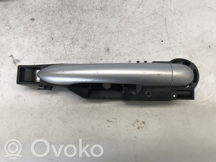Poignée Extérieure Arrière Gauche RENAULT CLIO IV – 806061728R – Occasion