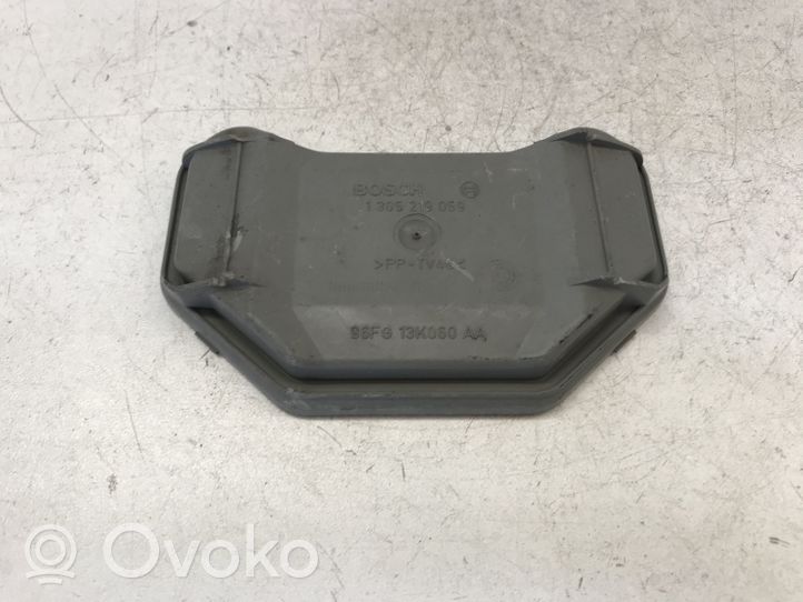 Ford Fiesta Osłona żarówki lampy przedniej 1305219059