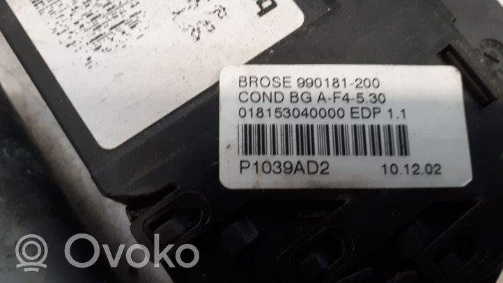 Peugeot 307 Moteur de lève-vitre de porte avant 990181200