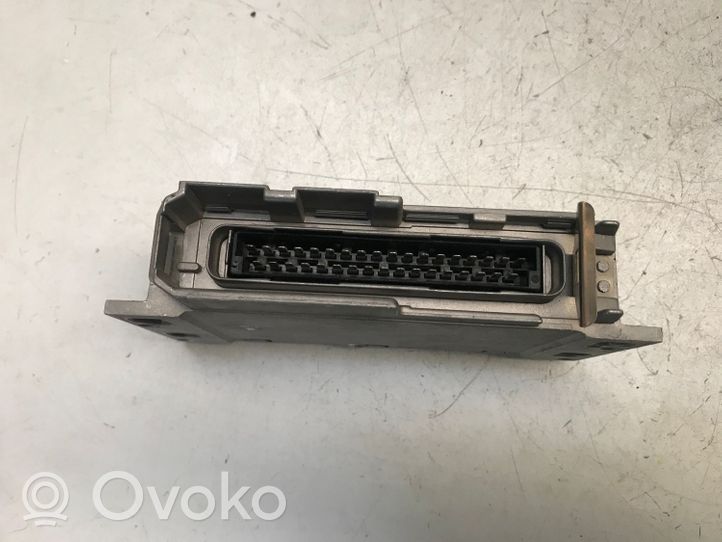 Opel Omega A Calculateur moteur ECU 0265103034