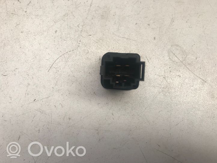 Volkswagen Bora Degalų bako atidarymo jungtukas 3B0959833A