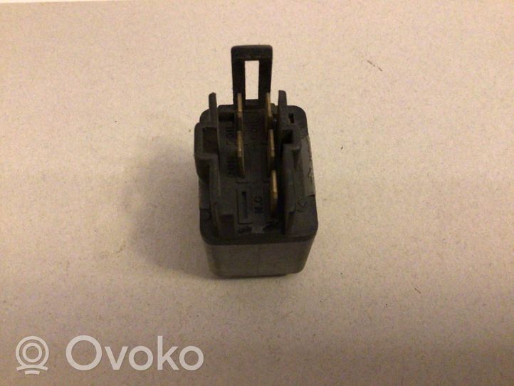 Toyota Avensis T220 Other relay GE71