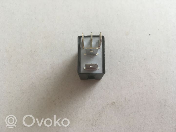 Skoda Octavia Mk1 (1U) Autres relais 4H0951253A