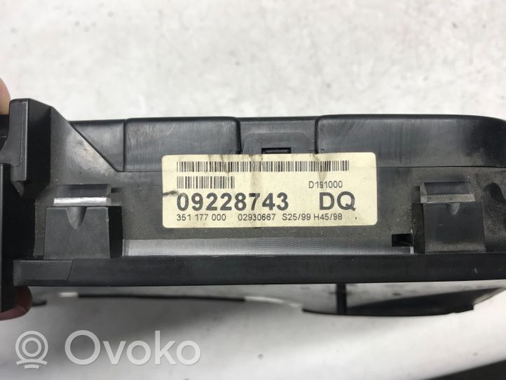 Opel Astra G Tachimetro (quadro strumenti) 09228743DQ