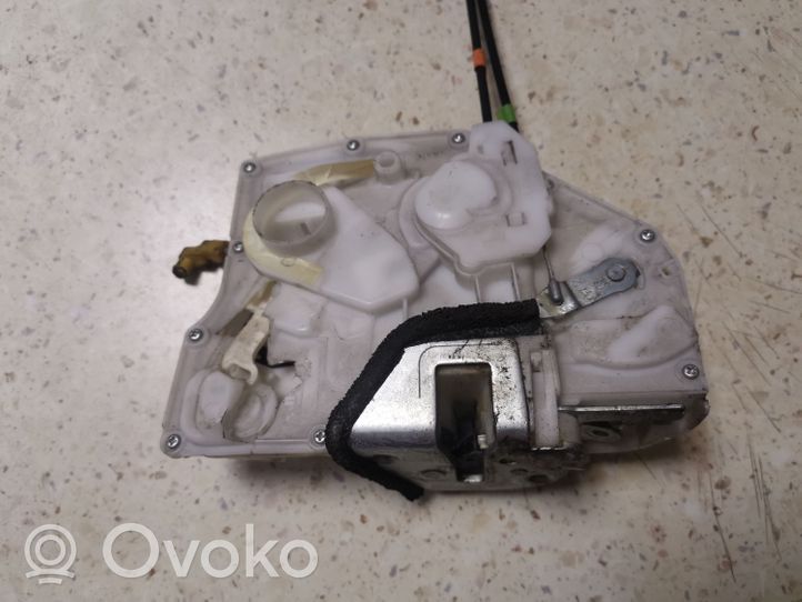 Opel Agila B Front door lock 8220251K20