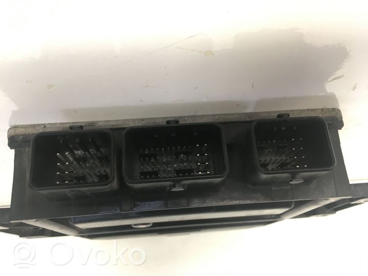 Nissan Micra Variklio valdymo blokas 8200308217