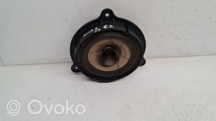 Nissan Micra Enceinte de porte arrière 28156AV700