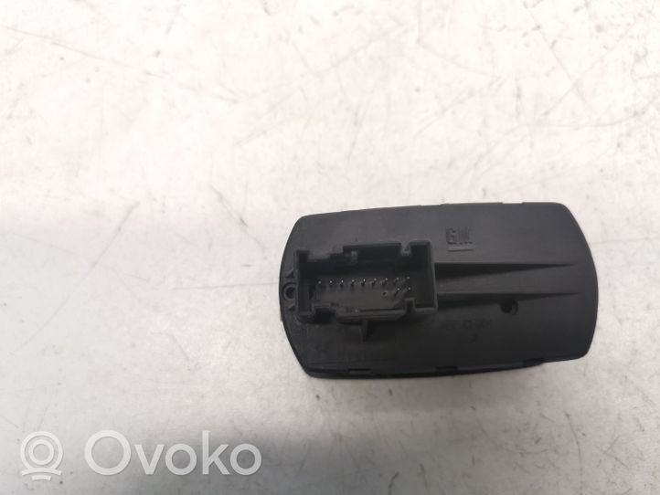 Opel Corsa D Electric window control switch 13258521AA