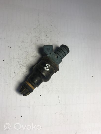 BMW 3 E30 Fuel injector 0280150715