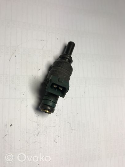 KIA Rio Injecteur de carburant 0K30C13250