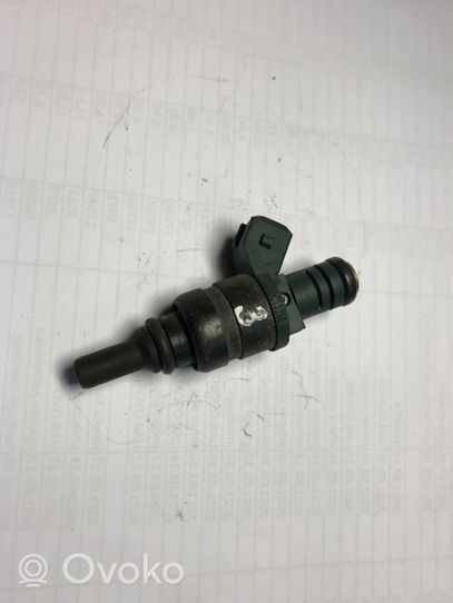 KIA Rio Injecteur de carburant 0K30C13250