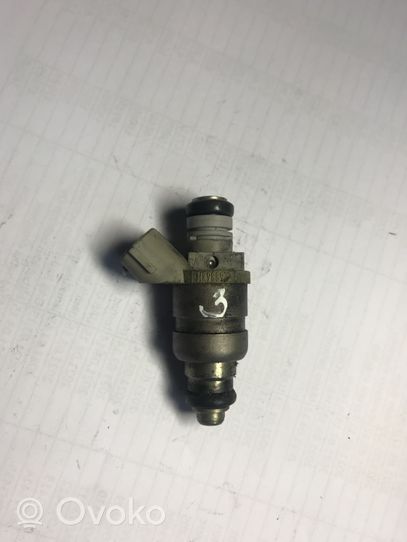 Mitsubishi Colt Injecteur de carburant MR988977