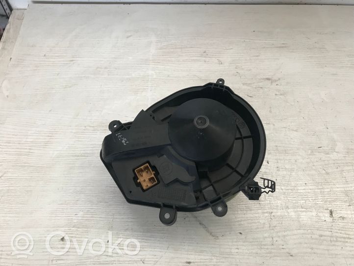 Audi A4 S4 B5 8D Ventola riscaldamento/ventilatore abitacolo 8D1820021