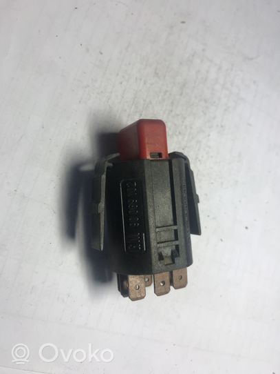Opel Kadett D Botón interruptor de luz de peligro 90069102