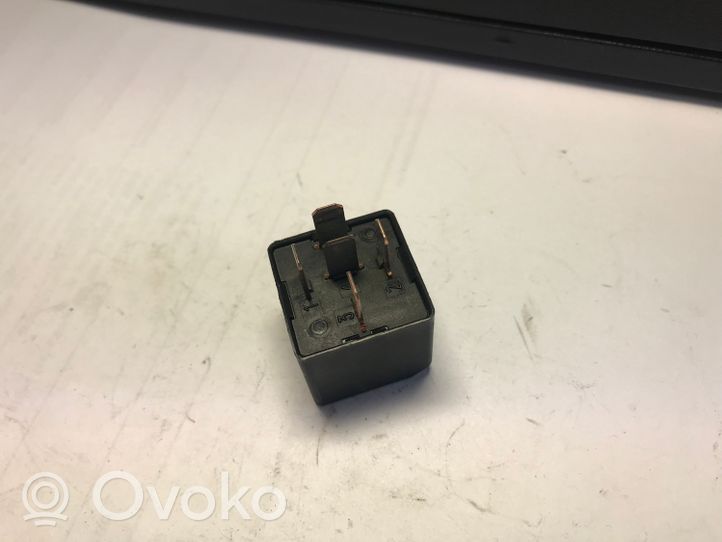 Ford Focus Other relay F0AB14B192AA