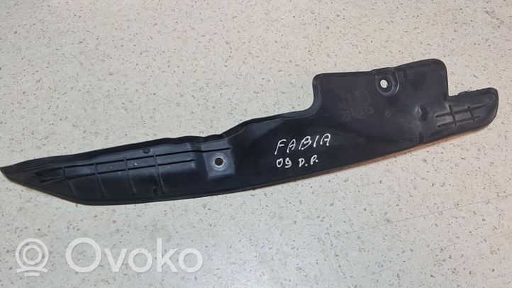 Skoda Fabia Mk2 (5J) Wygłuszenie / Pianka błotnika przedniego 5J0821112