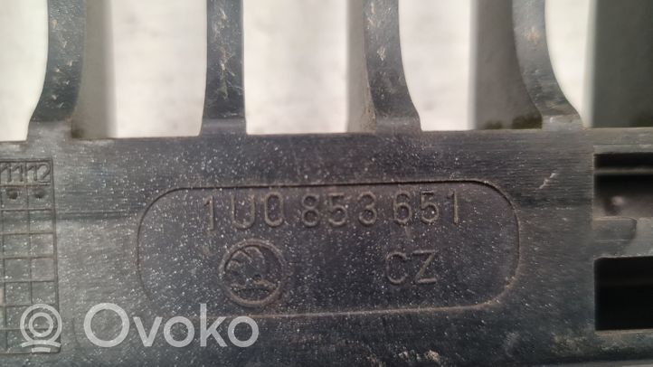 Skoda Octavia Mk1 (1U) Grille calandre supérieure de pare-chocs avant 1U0853651
