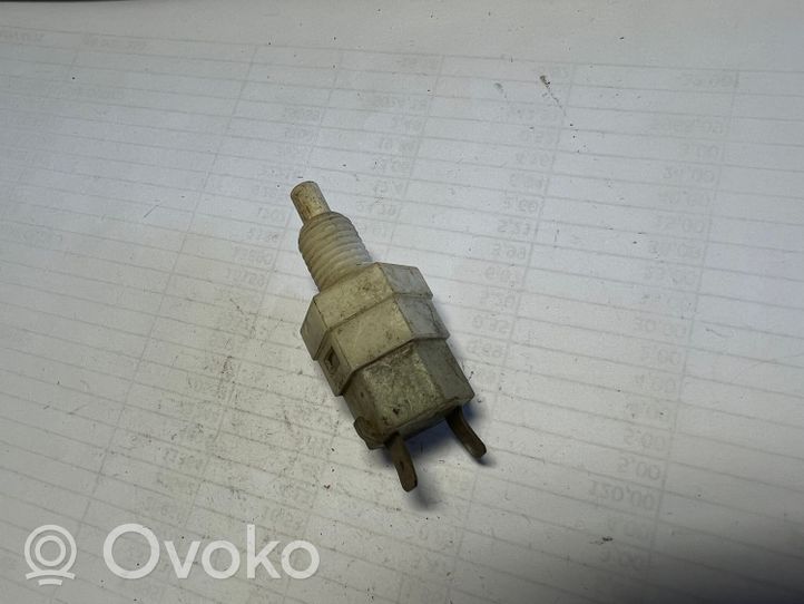 Opel Corsa B Brake pedal sensor switch 90059582