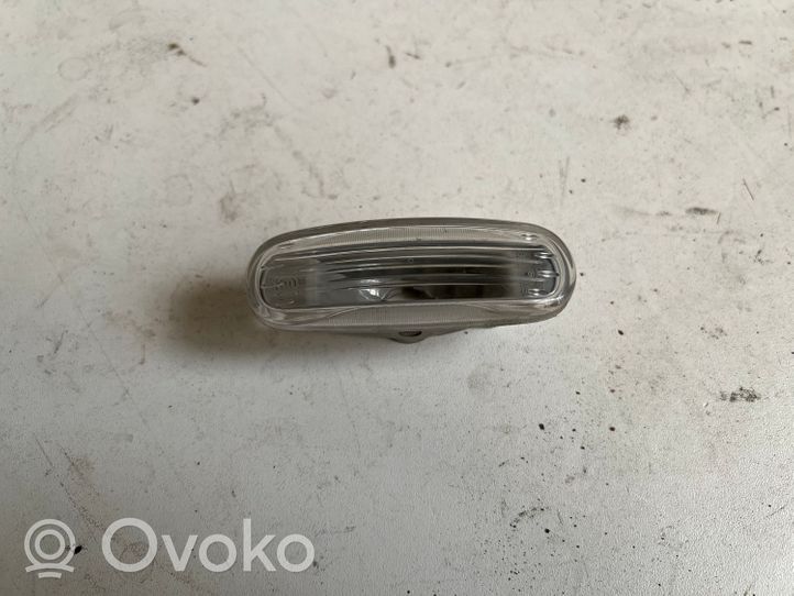 Fiat Grande Punto Kierunkowskaz błotnika przedniego 51717793