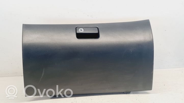 Toyota Avensis T250 Daiktadėžės (bordačioko) komplektas 5555005070