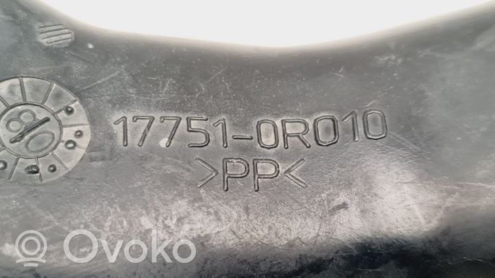 Toyota Avensis T250 Oro paėmimo kanalo detalė (-ės) 177510R010