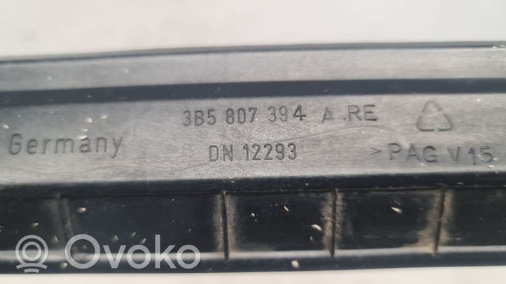 Volkswagen PASSAT B5 Galinis laikiklis bamperio 3B5807394A