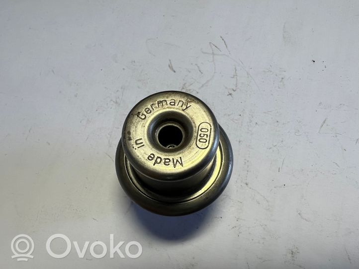 Opel Astra G Fuel pressure regulator 0280160615