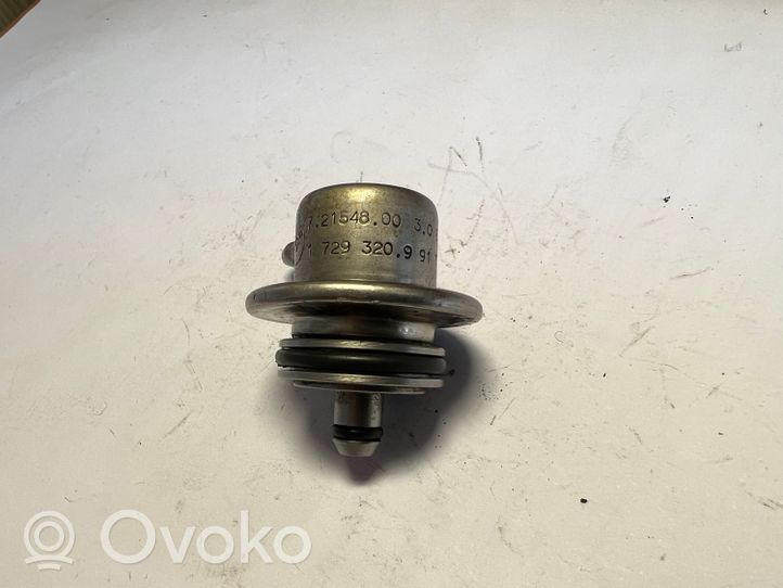 BMW 3 E36 Regolatore di pressione del carburante 72154800