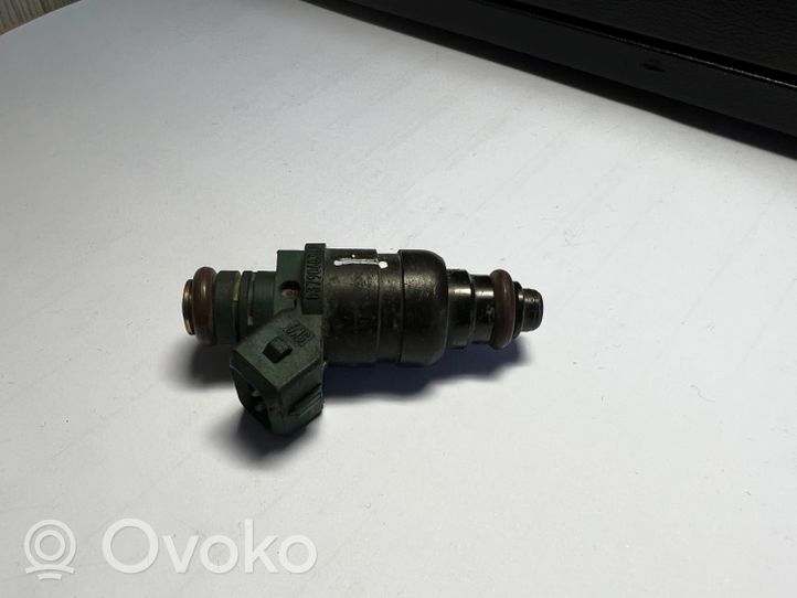 Audi A3 S3 8L Fuel injector 037906031AA