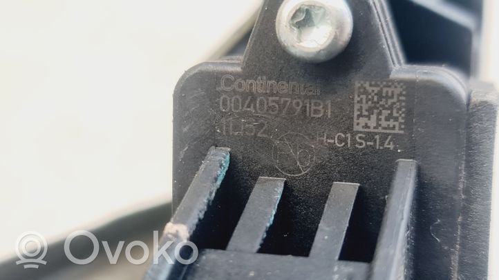 Opel Meriva B Elektryczny podnośnik szyby drzwi tylnych 004055791B1