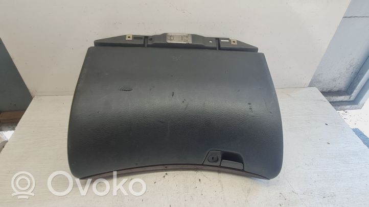 Volvo V70 Glove box set 8650374