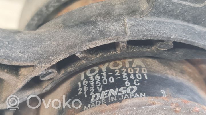 Toyota Avensis T220 Jäähdyttimen jäähdytinpuhallin 1636322070