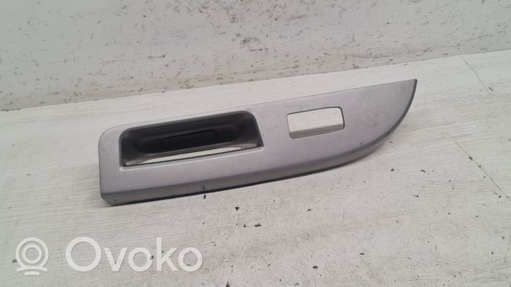 Chrysler Sebring (JS) Rivestimento per maniglia portiera posteriore 1003373