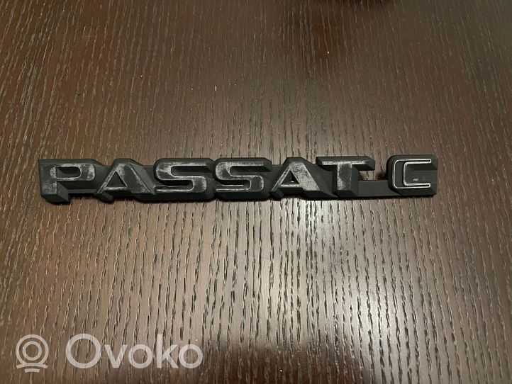 Volkswagen PASSAT B2 Значок производителя / буквы модели 321853687AE