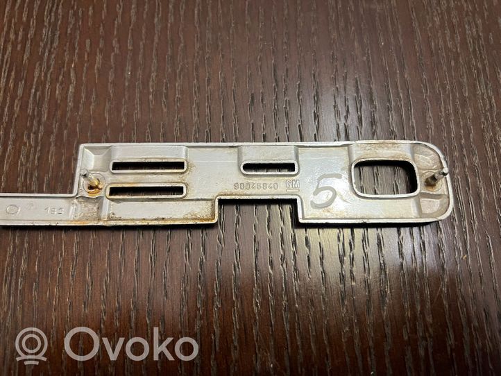 Opel Omega A Logo, emblème de fabricant 90046840