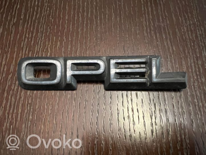 Opel Ascona C Logo, emblème de fabricant 90104682