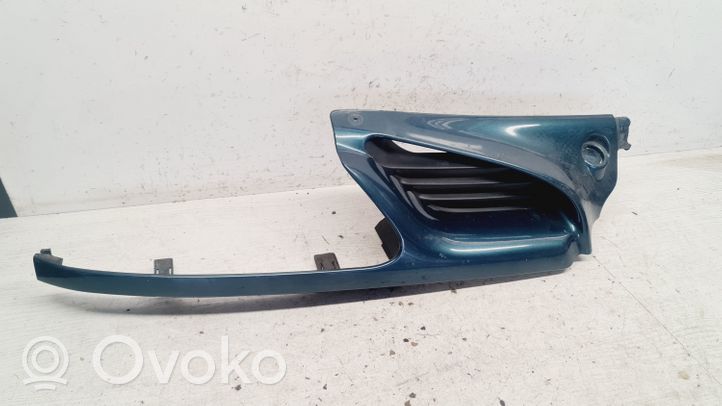 Renault Megane I Maskownica / Grill / Atrapa górna chłodnicy 7700834201