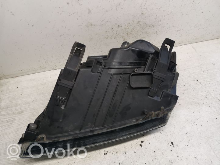 Ford Focus Lampa przednia 4M5113W029JB