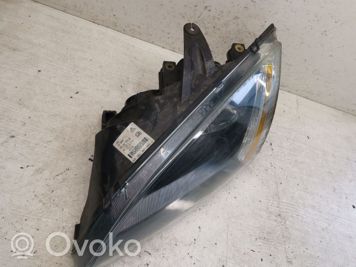 Ford Focus Lampa przednia 4M5113W030JB