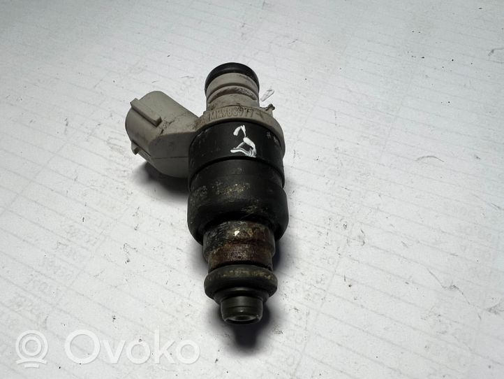 Mitsubishi Colt CZ3 Injecteur de carburant MR988977