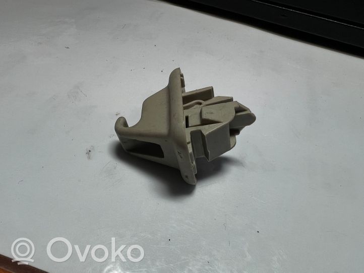 Volvo V70 Sun visor clip/hook/bracket 3672