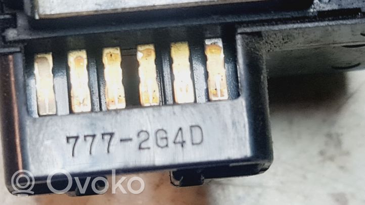 Toyota Corolla E120 E130 Botón interruptor de luz de peligro 153644