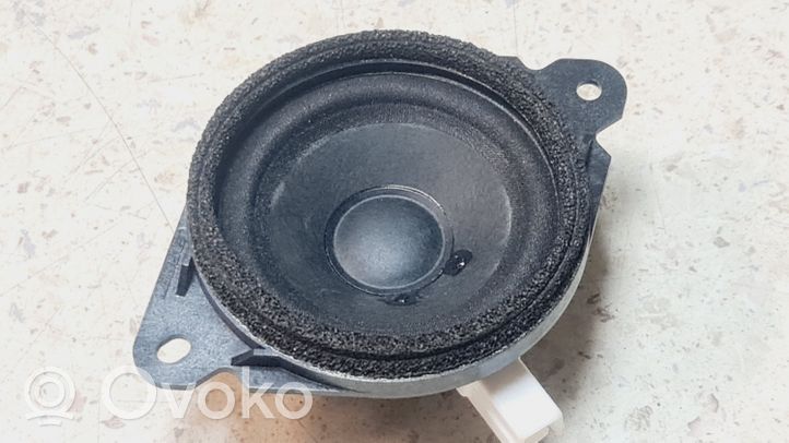 Mazda 3 II Takaoven kaiutin 278442003